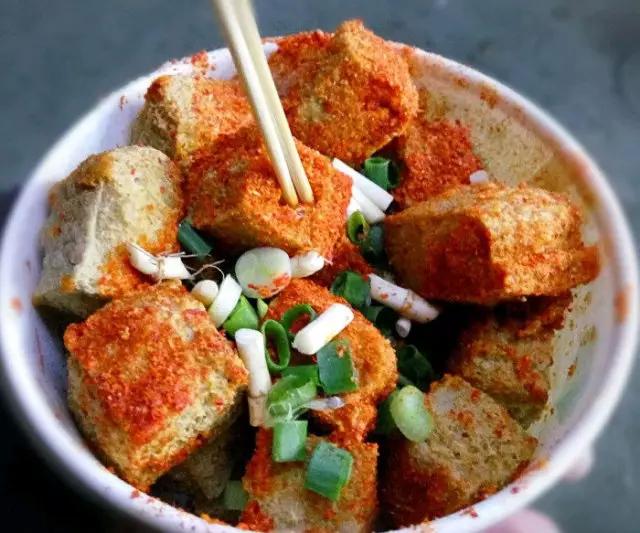 成都宽窄巷子旁边的小吃街,成都地道小吃街应该去哪里