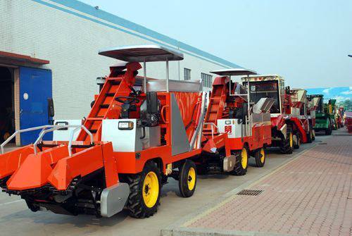 中型玉米收获机最新款价格,平原玉米脱粒机
