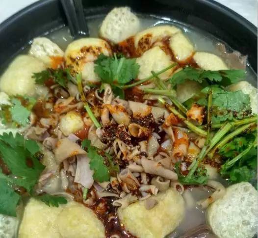 吴京鸭血粉丝汤,吴京南京吃的鸭血粉丝