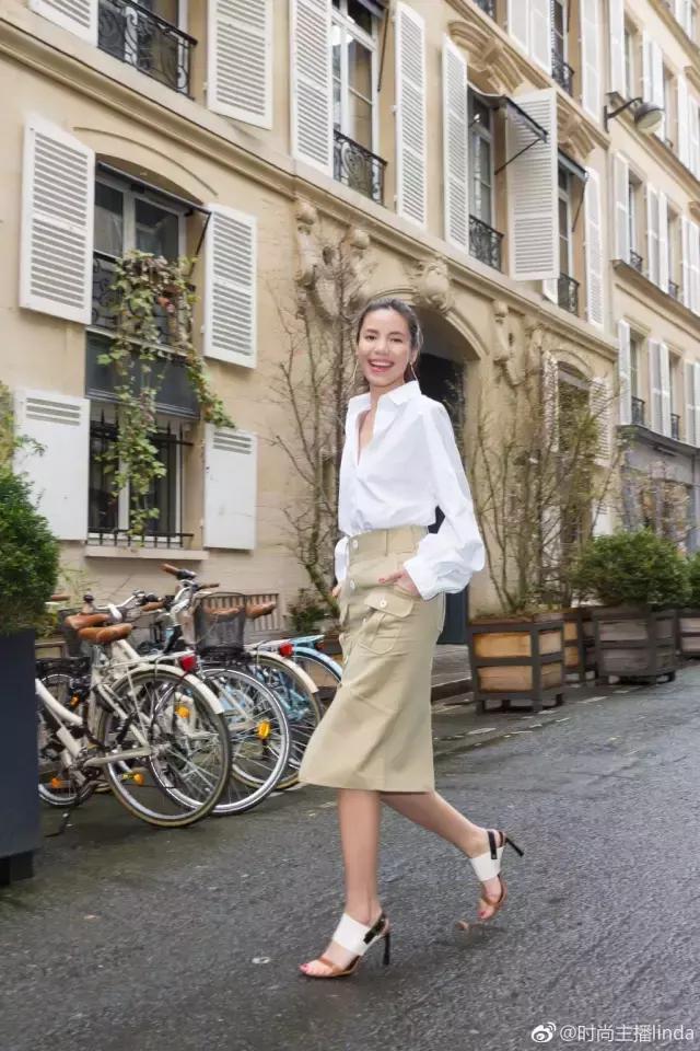 大嘴短发被讽“怪物”，如今逆袭时尚圈第一宠儿