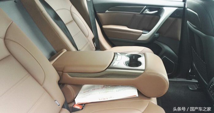 油耗仅9.6，柴油版哈弗H9黑色五座提车，棕黑内饰太好看了