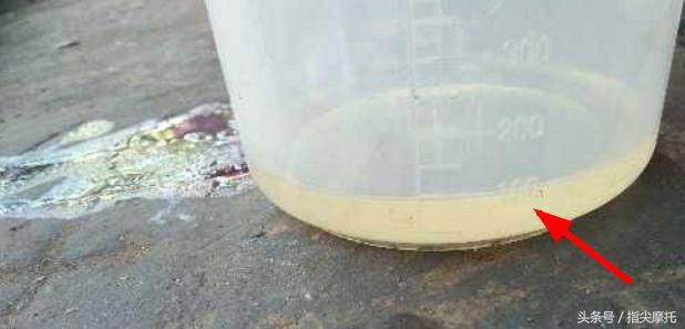 减震器漏油换新油和油封几天好了,摩托前减震器漏油