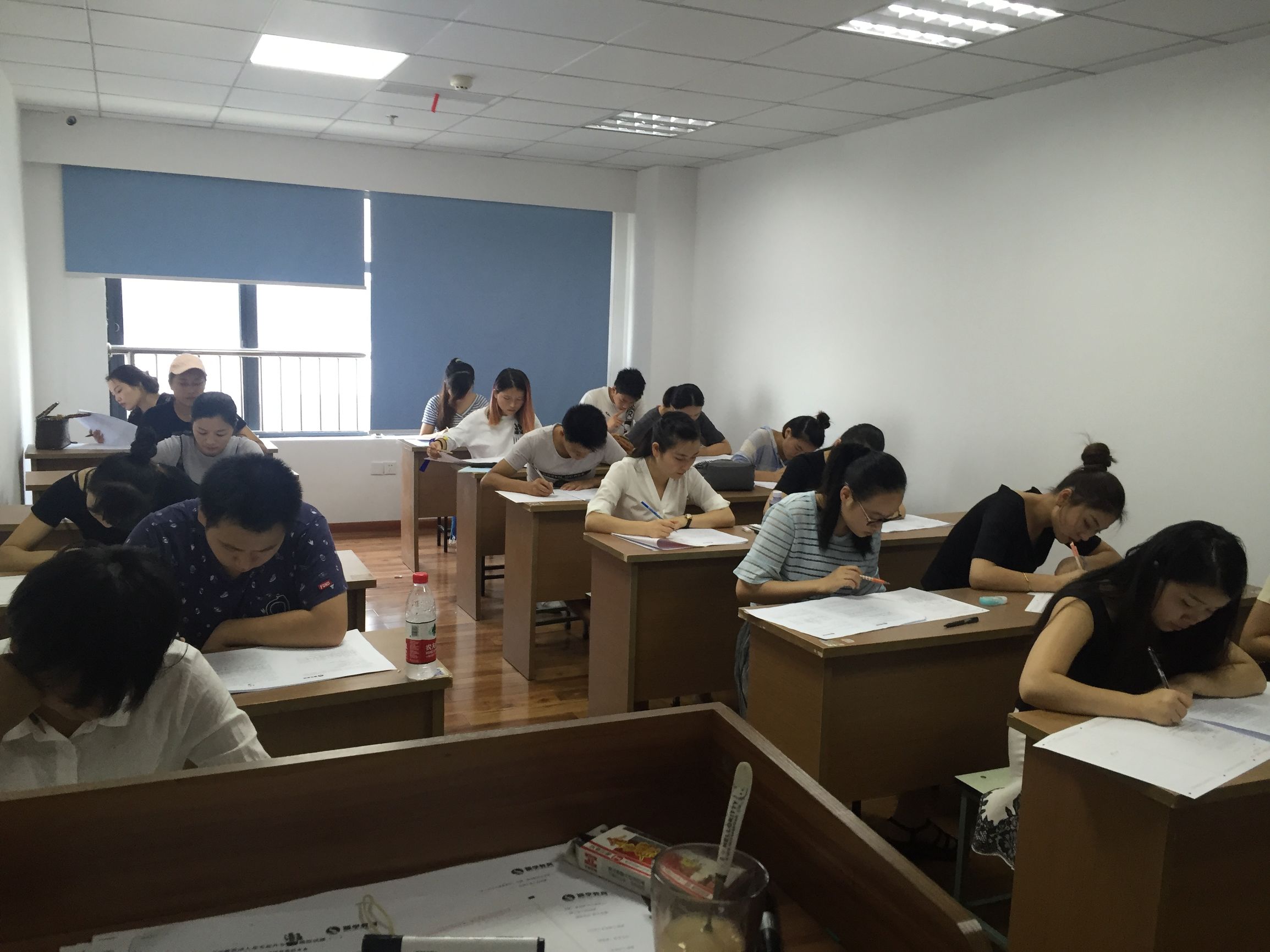 成人函授和电大文凭含金量高,电大与成考文凭哪个含金量高一些