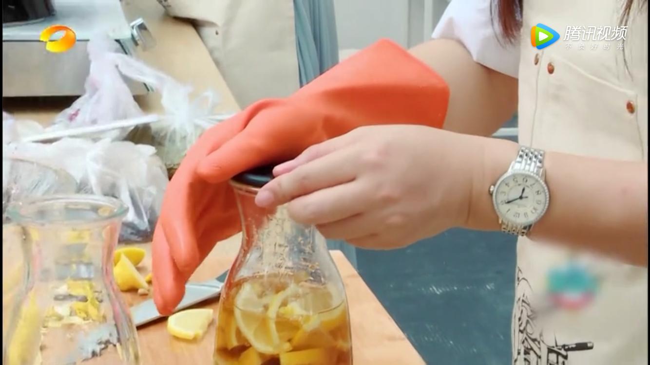 赵薇蜂蜜柠檬水真的好喝么,中餐厅赵薇做的蜂蜜柠檬水