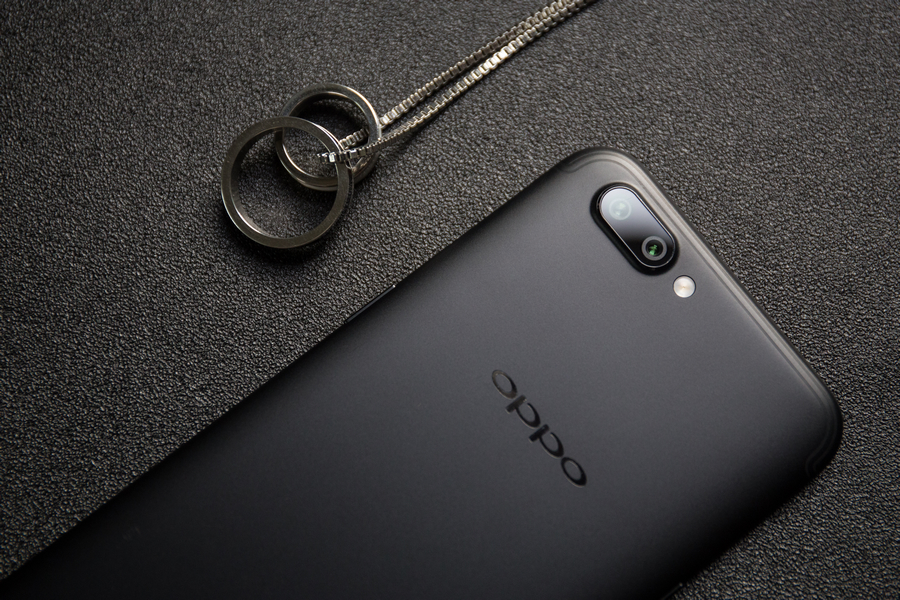 oppor11已成17年爆款产品,为什么oppo就被称为厂妹