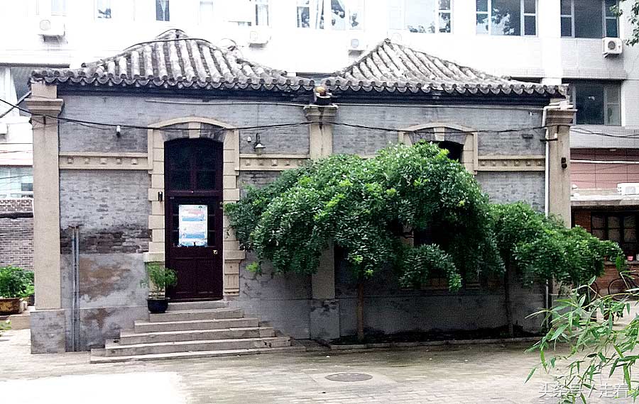 北京有个北海中学，今天归了四中，昨天也曾是有故事的地方