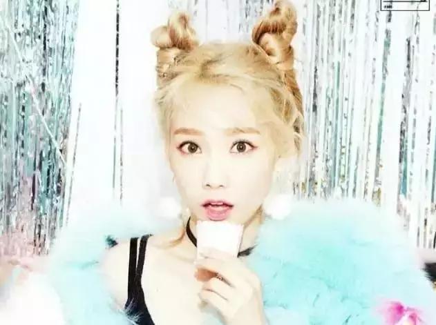 这样的丸子头绝对让你独一无二,从来不知道丸子头都可以这么好看