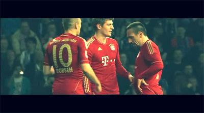 爆笑体育：谁踢任意球是一门学问！