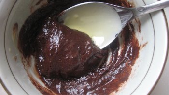 蜗牛壳烘焙之旅：喜爱足球和甜品的看过来，足球蛋糕卷来啦