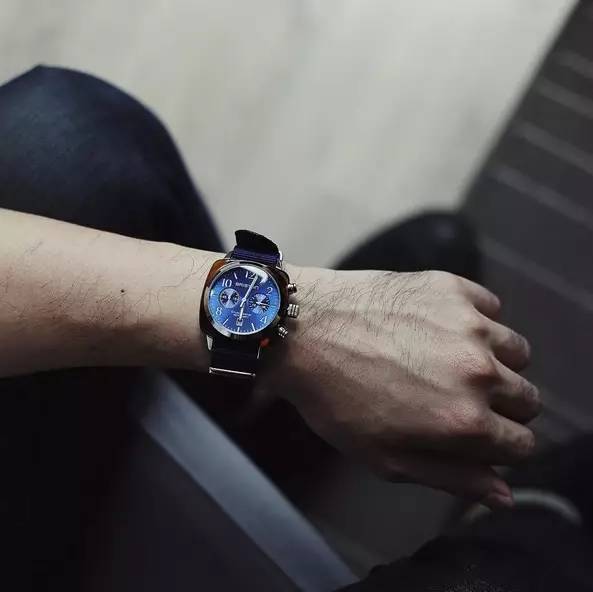 我去年买了个表歌曲,我去年买了个表出处