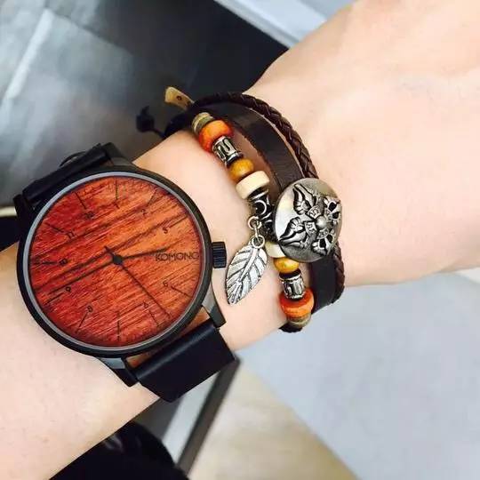 我去年买了个表歌曲,我去年买了个表出处