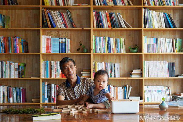 我们是谁？游客！我们做啥？木工！怎么做？打酱油！