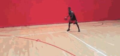 凯里欧文招牌动作过人,篮球教我一招简单过人