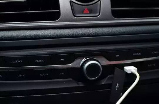 2017年荣威e550油电混合真实油耗,荣威e550真实情况