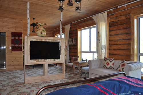 若尔盖草原房车营地,草原深处的房车营地