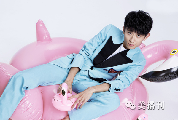 春风十里不如会穿搭，张一山从青涩到成熟的穿搭攻略