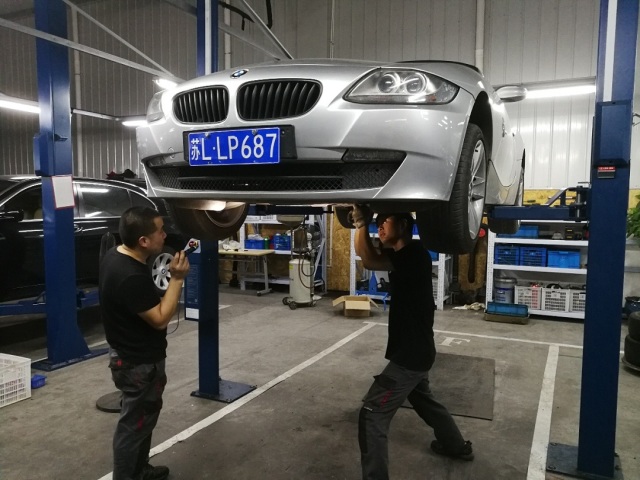 宝马z4启动时异响,宝马z4低速有时候有哒哒的异响