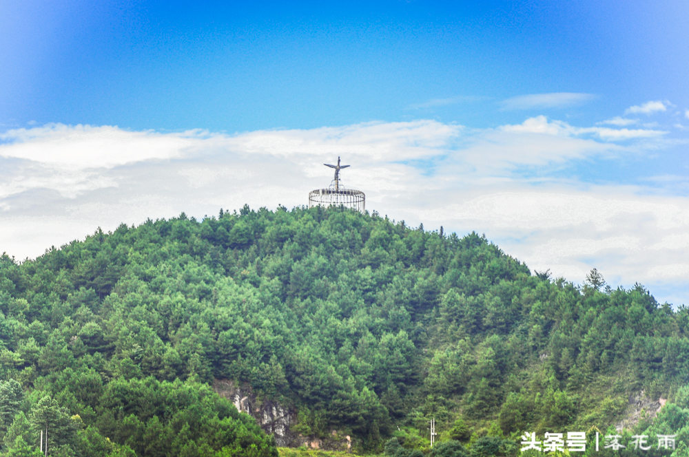 丹寨万达小镇打造综合性旅游景区,贵州丹寨万达小镇十一第一天
