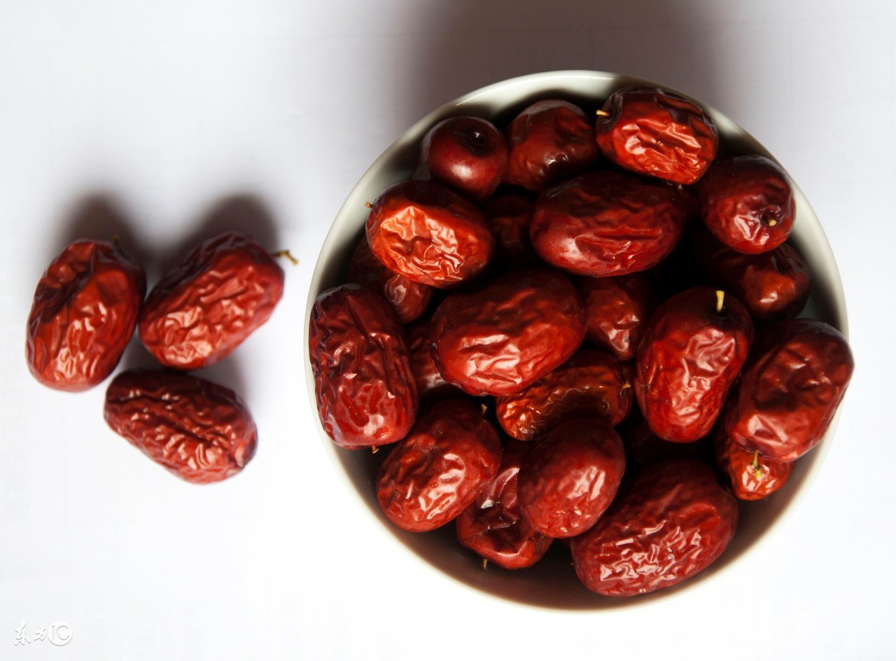 黑眼圈很重吃什么东西特别有效,黑眼圈太重怎么调理吃什么