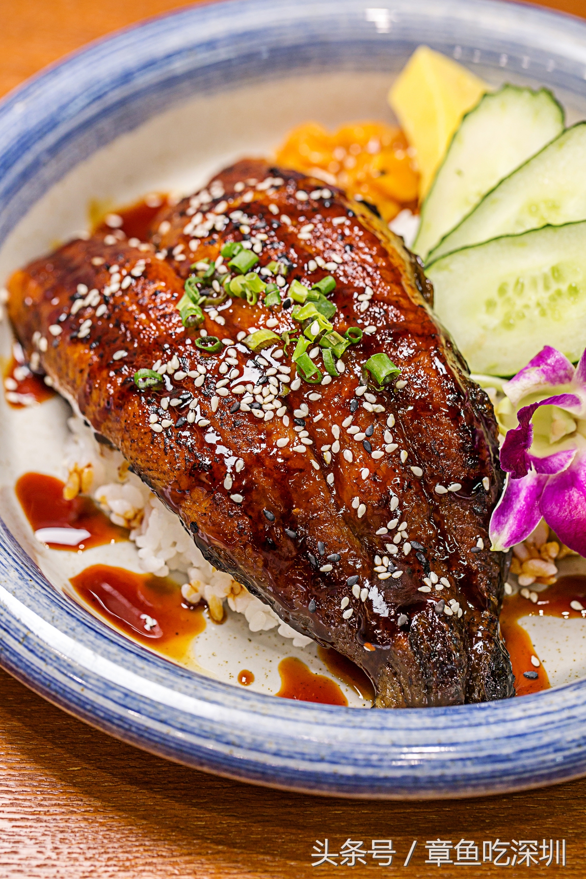 日式蟹肉刺身盖饭,300元一碗的日本刺身盖饭