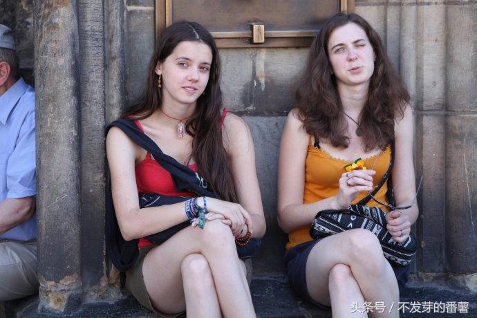 与杭州相等的欧洲小国，房价便宜，幸福指数比日本高