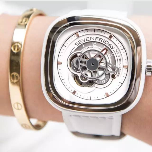 我去年买了个表歌曲,我去年买了个表出处