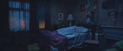 图解电影《招魂2》｜恶鬼折磨萝莉的一百种方法，被吓到漏尿