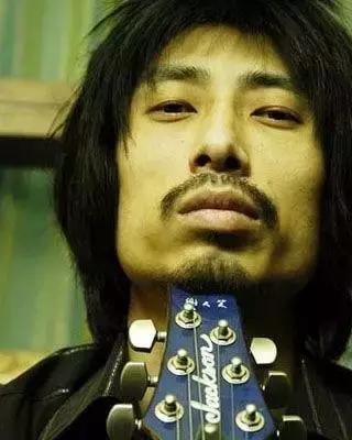 谢天笑我无法拥抱你,谢天笑消失在黑夜里