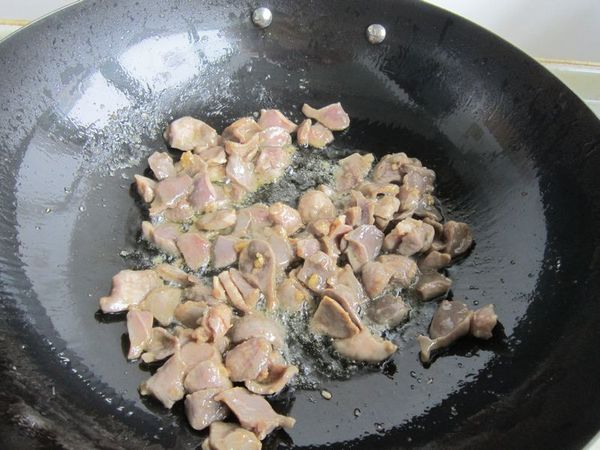 怎样去除鸡胗的腥味,鸡胗怎么去除它的腥臭味