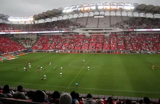 广岛三箭和平之翼球场,广岛三箭vs广州恒大足球