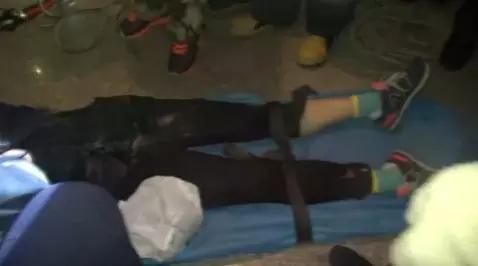 一名男子被困电梯里暴毙,居民楼电梯坠落死亡事故