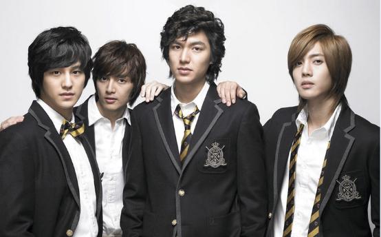 校服一个*绑捆**着我们青春的东西