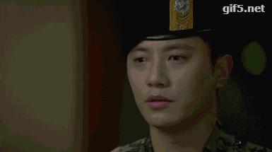 太阳的后裔男二女二cut,太阳的后裔男二和女二合照