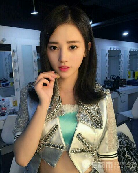 90后娱乐圈小花旦有哪些,娱乐圈90后小花的未来如何