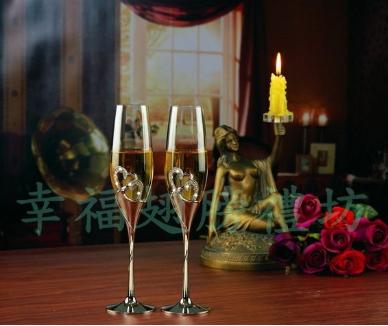 浪漫求婚大战,浪漫求婚现场表白感动全场