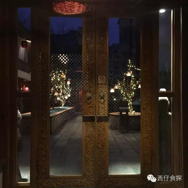 Bistro红墙小馆:繁星点点小酌处深幽院落瓦块鱼