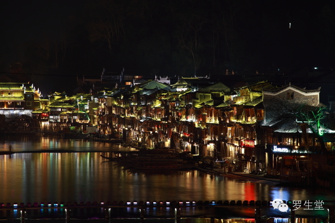 云南旅游攻略必去吃的美食有哪些,云南吃些什么特色美食