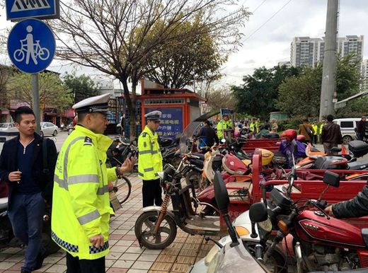 柳州运管查非法营运,柳州严查电动三轮车