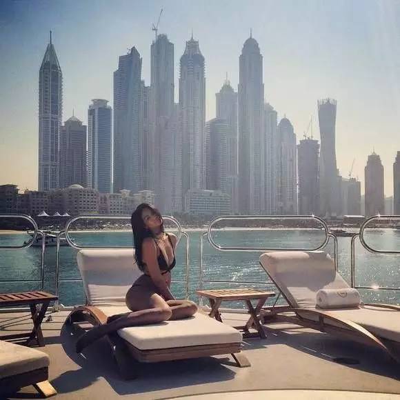 明星为了躲避狗仔都用了哪些绝招,为了躲狗仔的明星有哪些