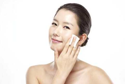 夏季自制补水保湿喷雾,自制补水喷雾干皮推荐