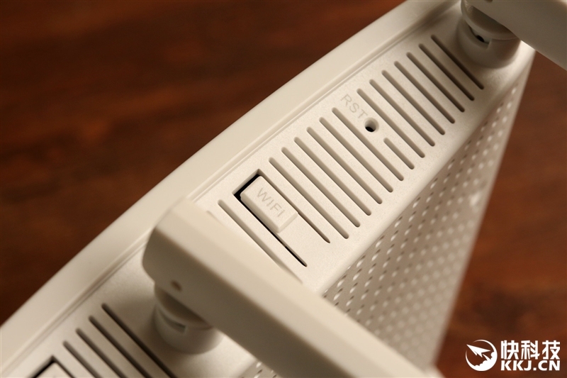 双频千兆ac1900,双频千兆无线路由器ac1200