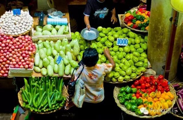 这个与马尔代夫隔海相望的火山岛国，免签人少，还可以玩遍海陆空