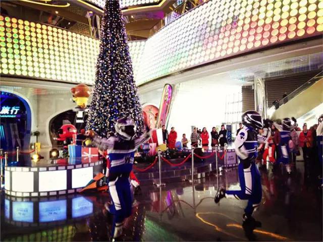 鱼游白沙洲,万达电影乐园汉秀双骄亮灯