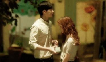 《奶酪陷阱》大结局,女主竟然只用了这20款一千块的包,就搭配了116套衣服,拿下了欧巴!