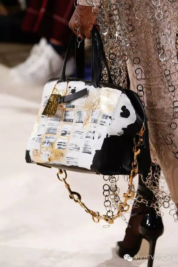 loewe包包经典款,loewe最值得入款的包包