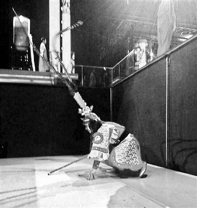 六小龄童孙悟空签售,西游记后传孙悟空六小龄童