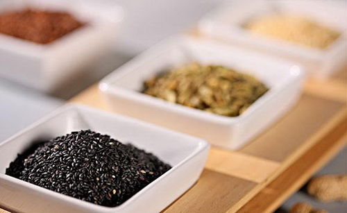 满屋子的头发怎么清理,头发太多打扫小妙招