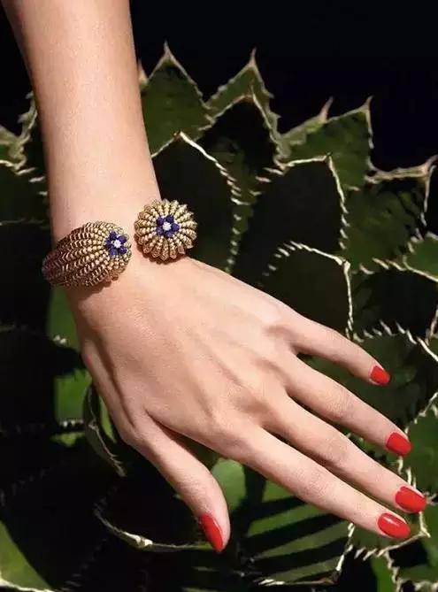 卡地亚设计师钉子手镯,卡地亚的珠宝设计师