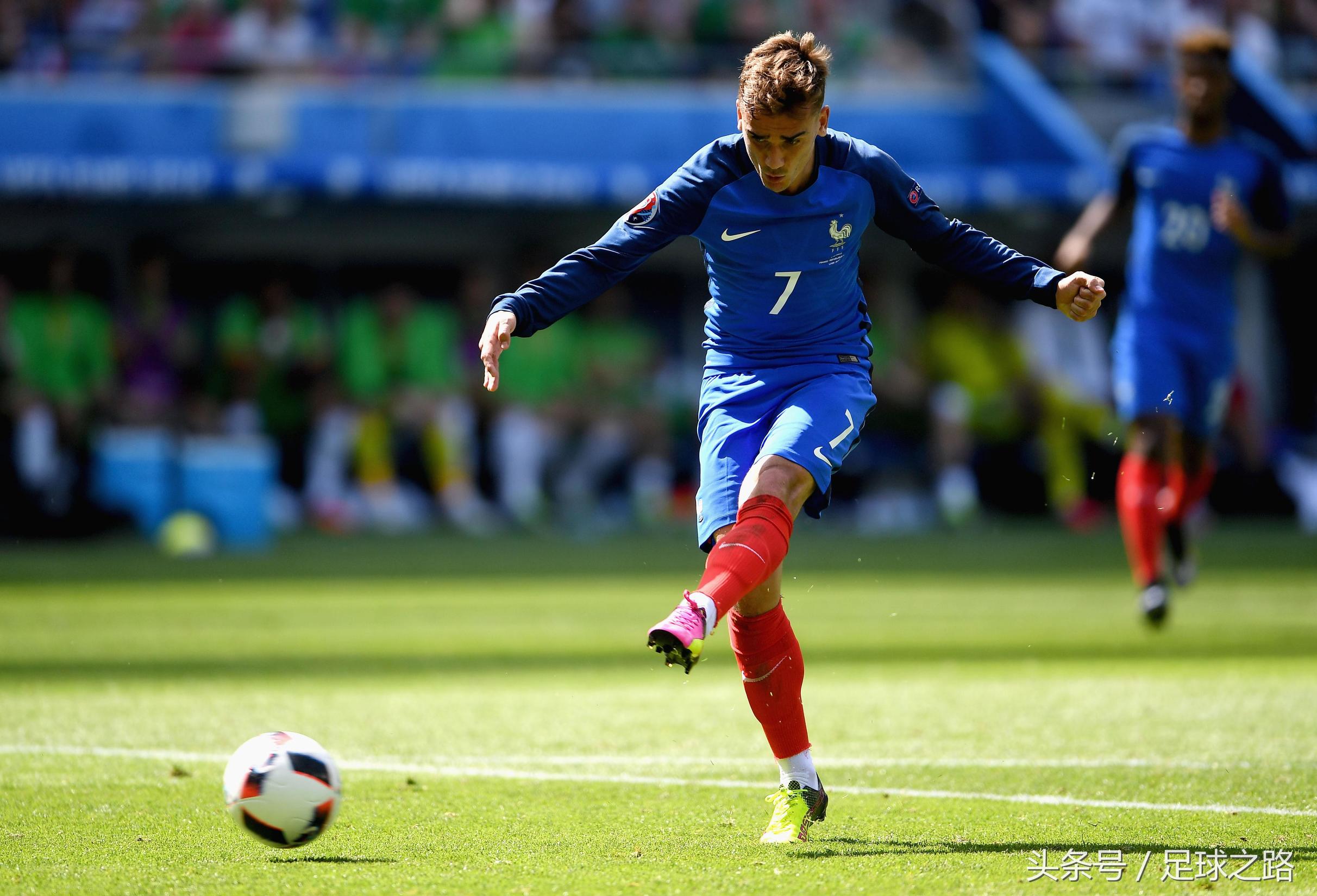 低平球射门技巧,如何学会射门