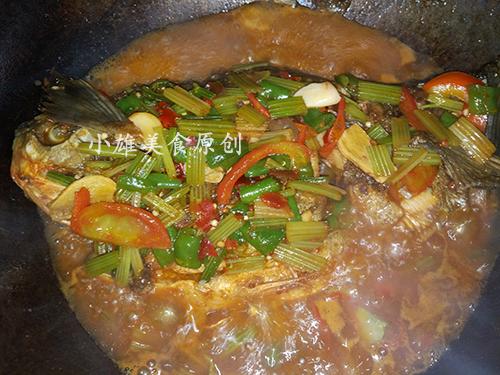 红烧鱼怎么煎好吃不破皮,农村大厨红烧鱼家常做法